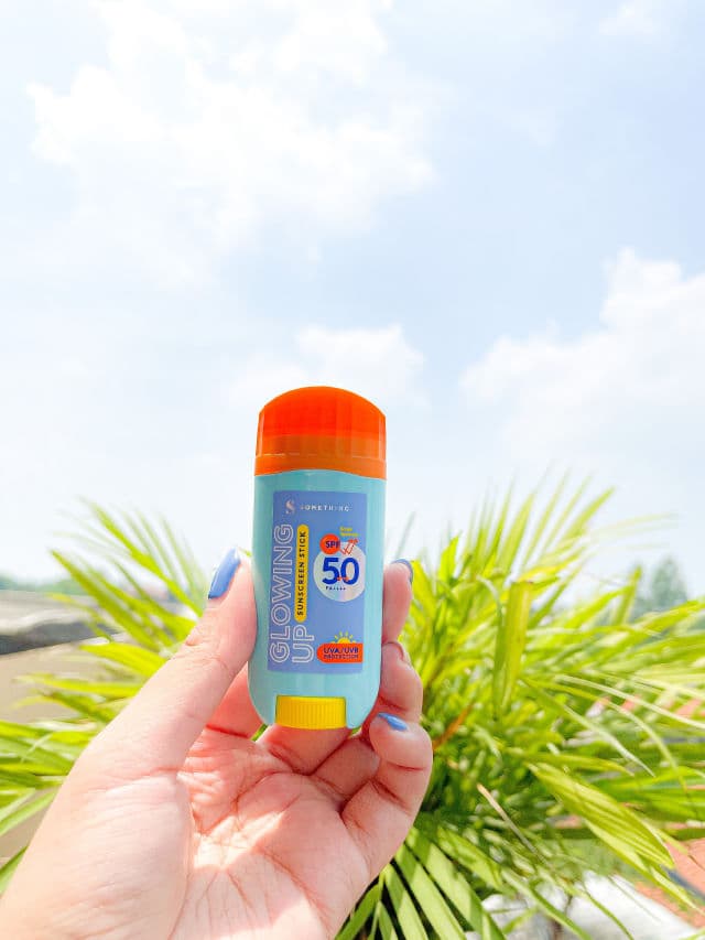 Somethinc Glowing Up Sunscreen Stick SPF 50+ PA ++++ review photo by nasyxx