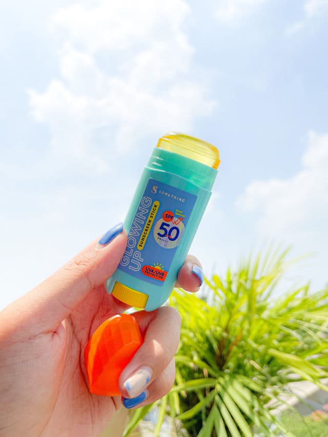 Somethinc Glowing Up Sunscreen Stick SPF 50+ PA ++++ review photo by nasyxx