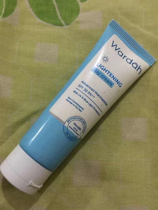 Wardah Lightening Day Cream Advanced Niacinamide review photo by nayshb