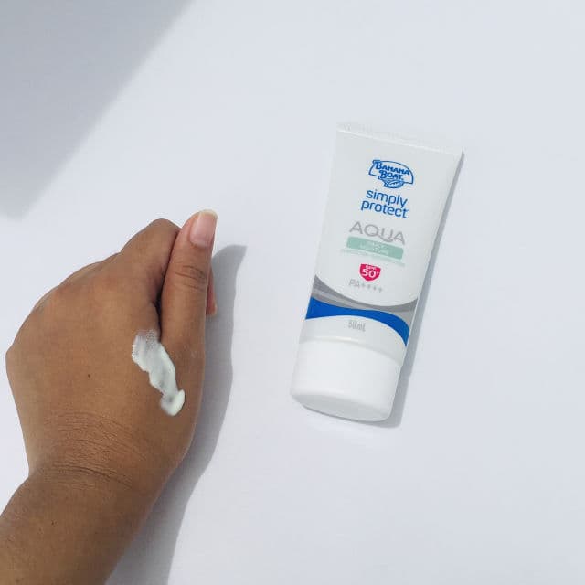 Banana Boat Simply Protect Aqua Daily Moisture SPF50 review photo by naysreviews