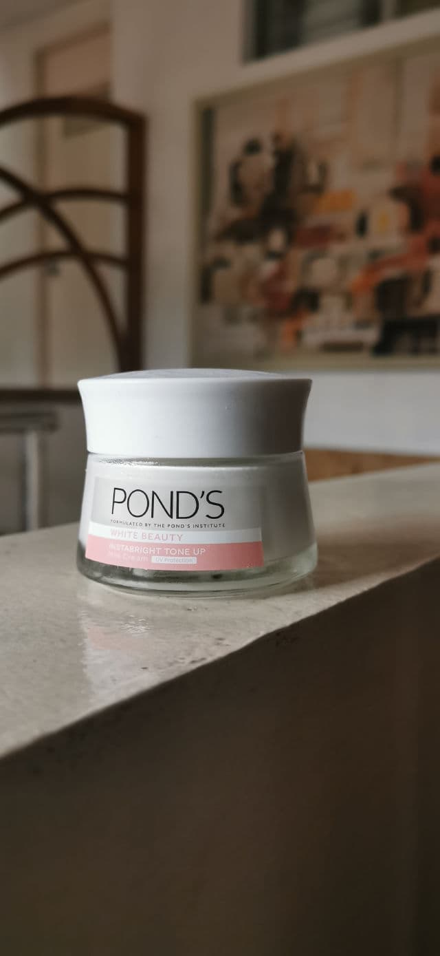 Pond's White Beauty Instabright Tone Up Milk Cream review photo by nenenejessica