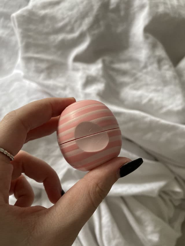 Eos Visibly Soft Lip Balm Coconut Milk review photo by nimiii