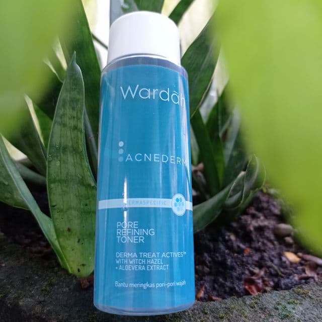 Wardah Acnederm Pore Refining Toner review photo by nini908