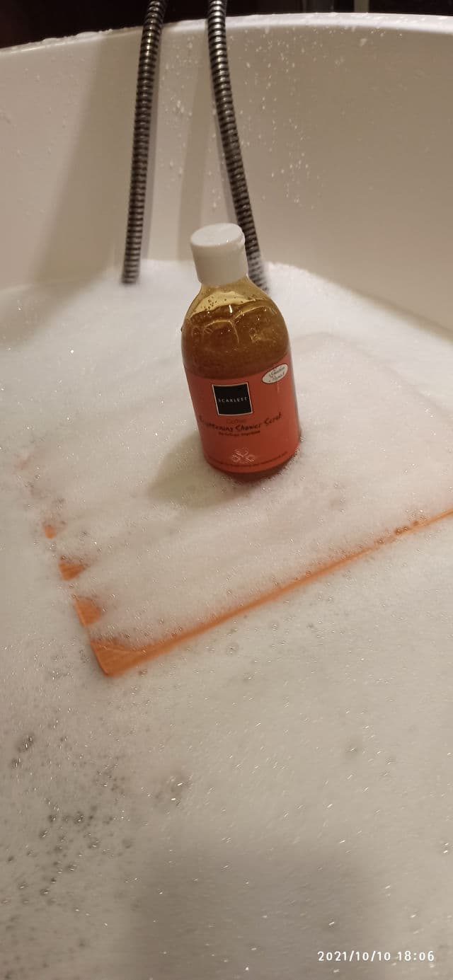 Scarlett Whitening Coffee Brightening Shower Scrub  review photo by nitaboniet