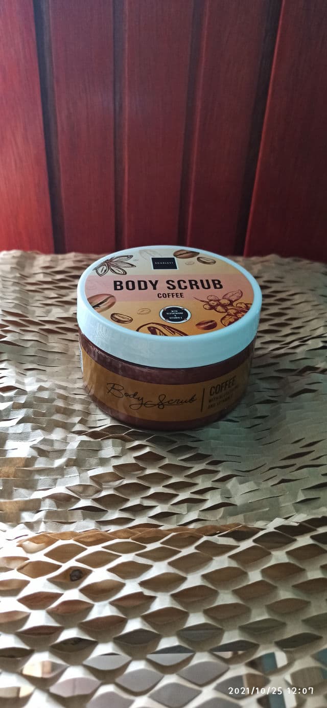 Scarlett Whitening Body Scrub Coffee review photo by nitaboniet