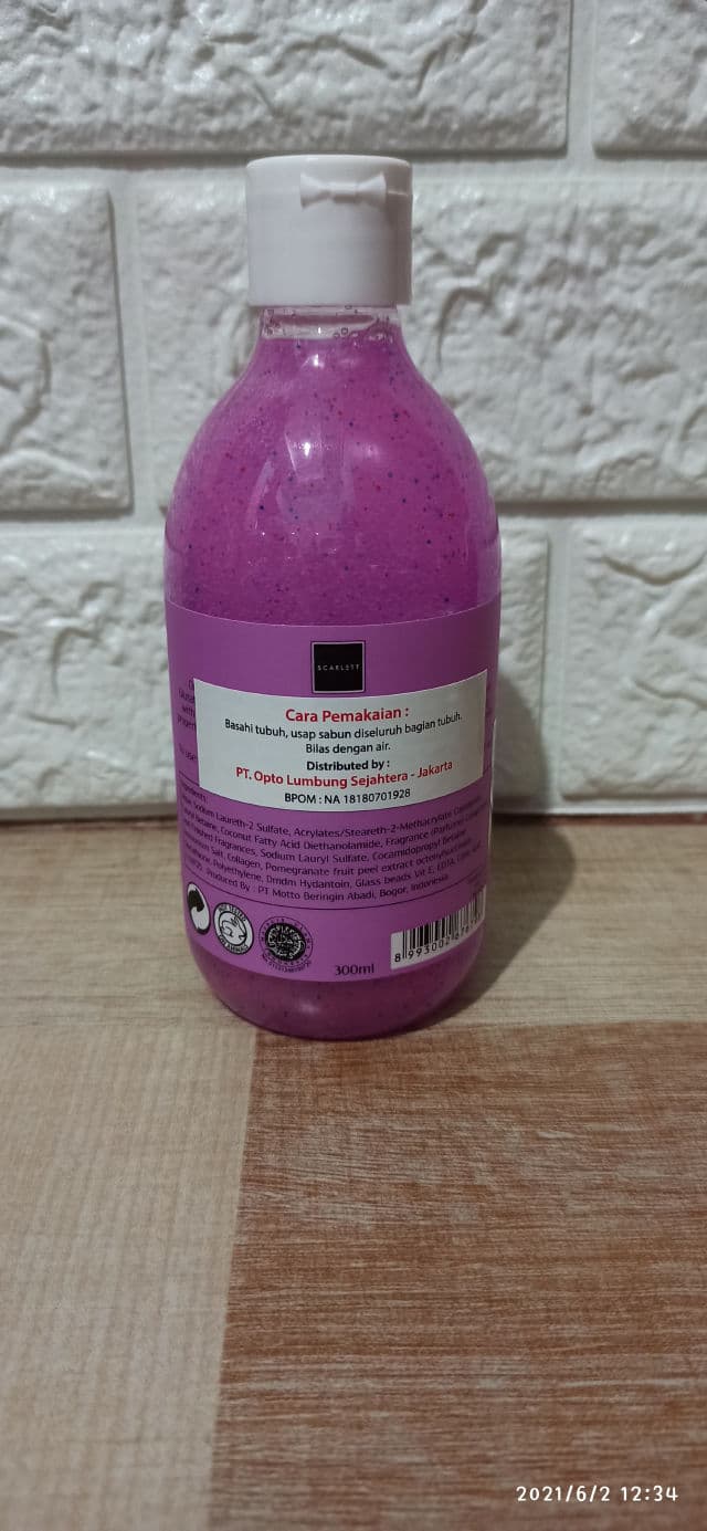 Scarlett Whitening Brightening Shower Scrub Pomegranate  review photo by nitaboniet