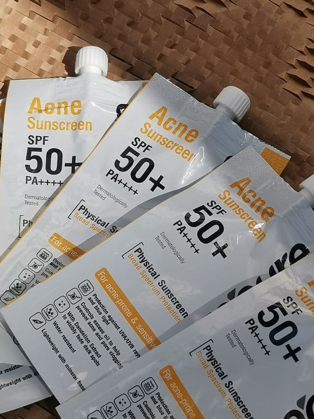 Oxecure Acne Sunscreen SPF50+ PA++++ review photo by reviewsbynor