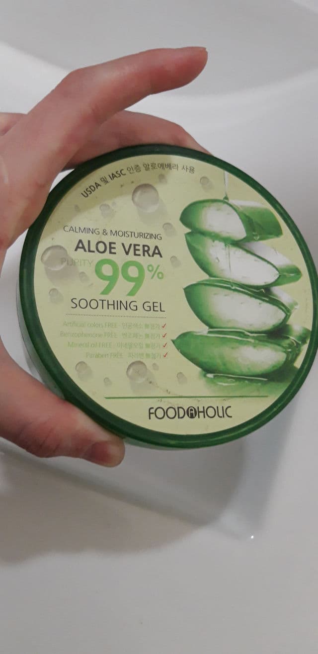 Foodaholic Aloe Vera 99% Soothing Gel  review photo by Nomiinnooo