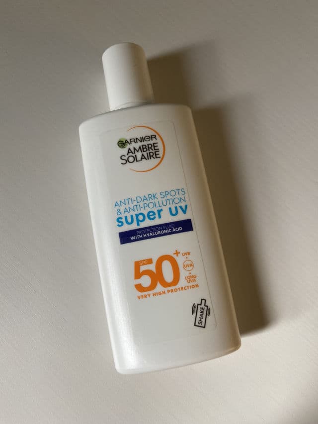 Garnier Ambre Solaire Super UV Anti Dark Spots & Anti Pollution Face Fluid SPF50+ review photo by notimeforwrinkles