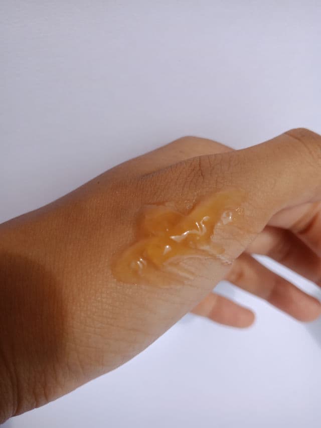 COMMONLABS Vitamin C Glow Boosting Face Mask review photo by novikaglorysiregar