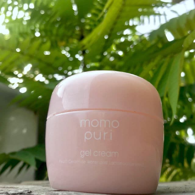 BCL Momopuri Gel Cream review photo by Skindnotes
