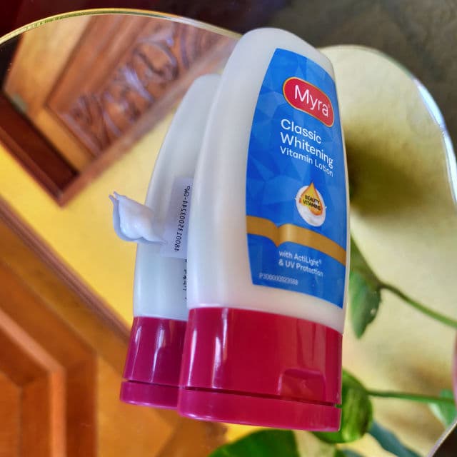 Myra Classic Whitening Vitamin Lotion review photo by nuTELLA