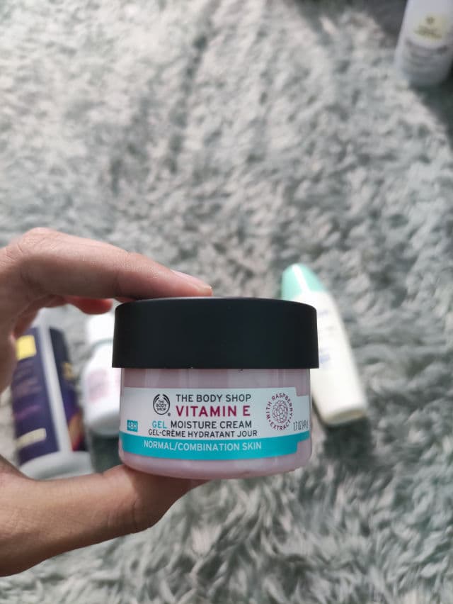The Body Shop Vitamin E Gel Moisture Cream review photo by nurulariatama