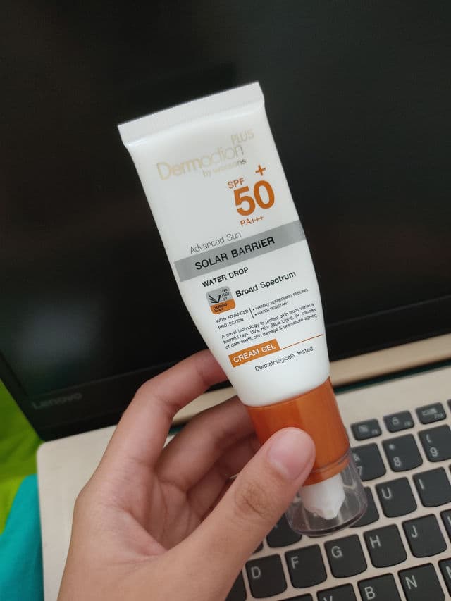 Dermaction Plus by Watsons Advanced Sun Water Drop Cream Gel SPF50 review photo by nyannieee