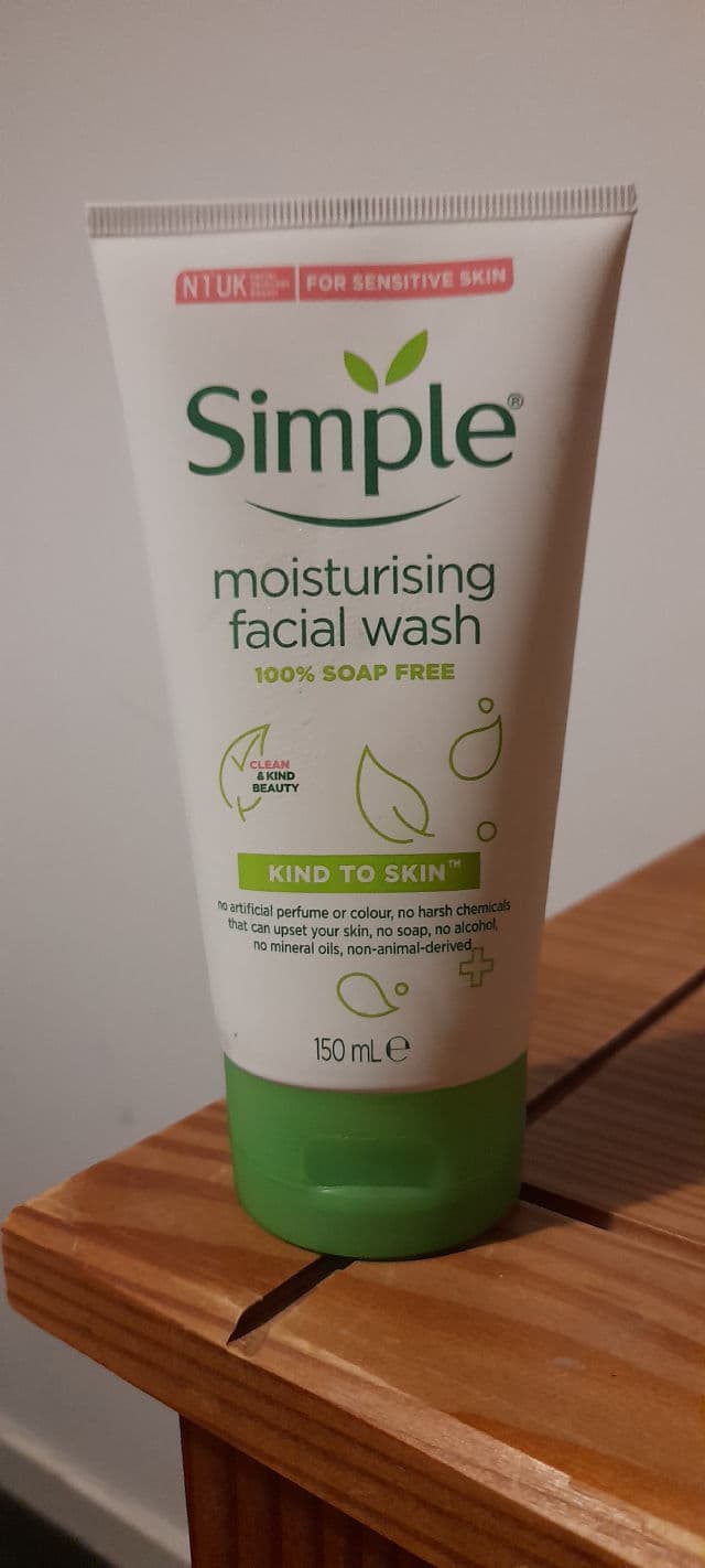 Simple Moisturizing Facial Wash review photo by ohmylia