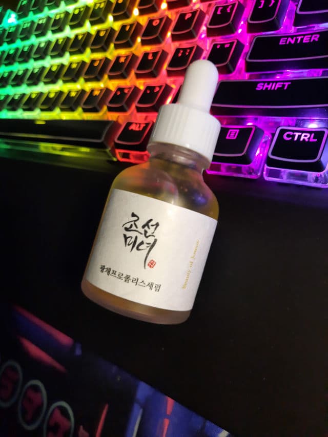 BEAUTY OF JOSEON Glow Serum Propolis + Niacinamide review photo by oilyskinguru
