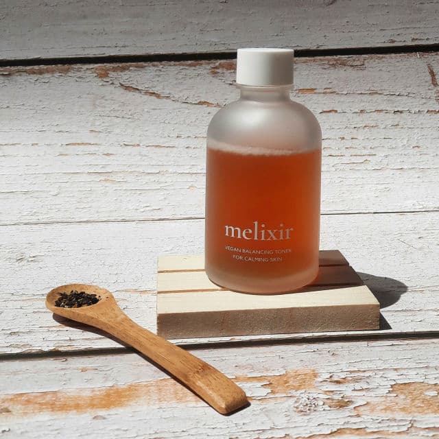 Melixir Vegan Balancing Toner review photo by oilyskinguru