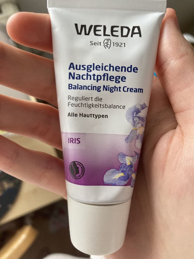 Weleda Hydrating Night Cream - Iris review photo by olapaloo