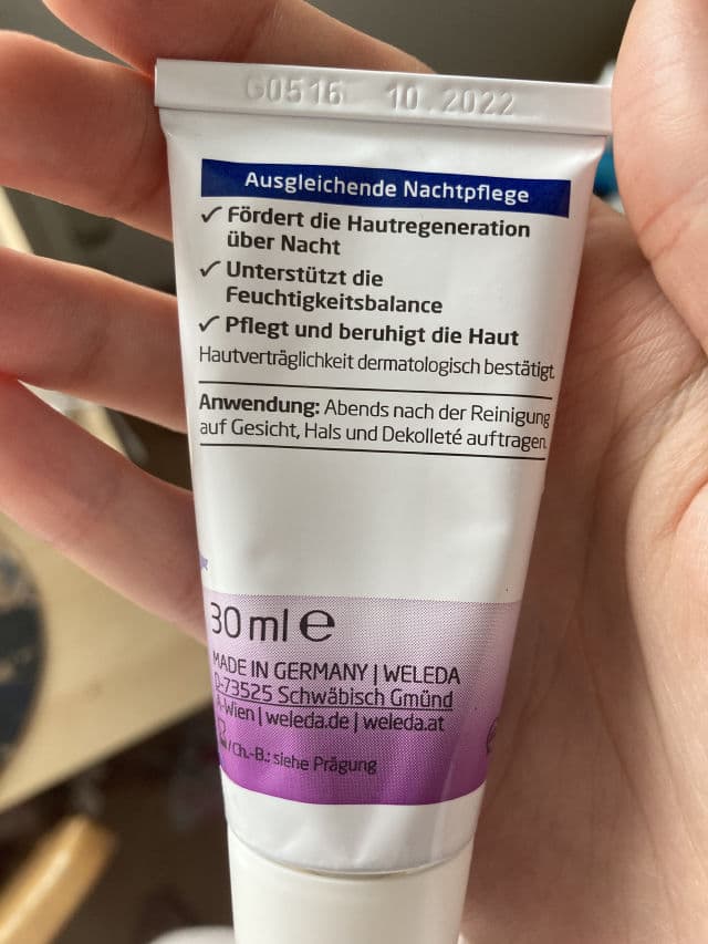 Weleda Hydrating Night Cream - Iris review photo by olapaloo