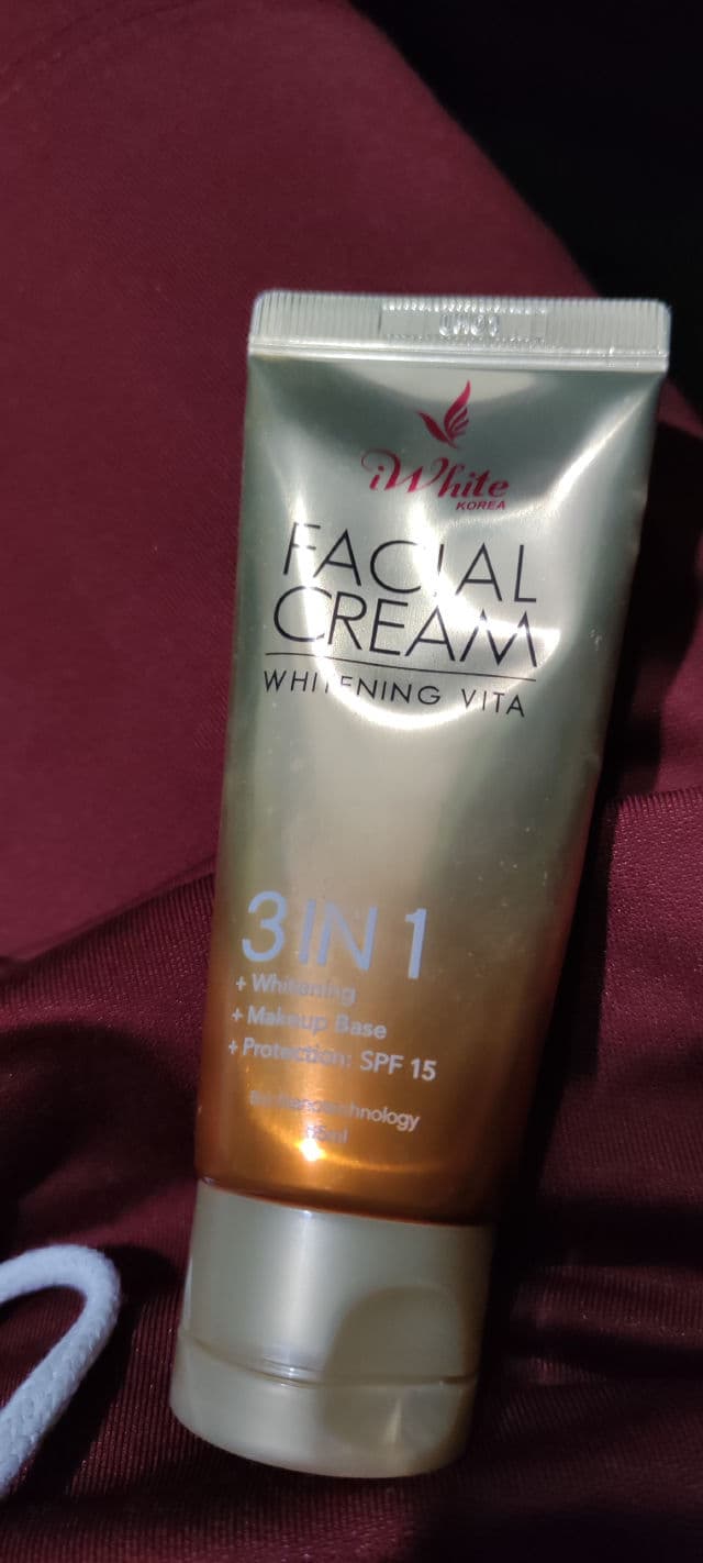iWhite Korea Facial Cream Whitening Vita 3 in 1 review photo by parasootamol