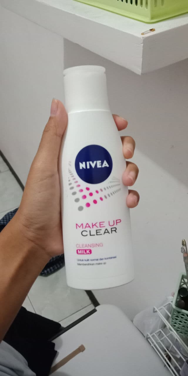 Nivea Make Up Clear Cleansing Milk review photo by pasaprimannisa