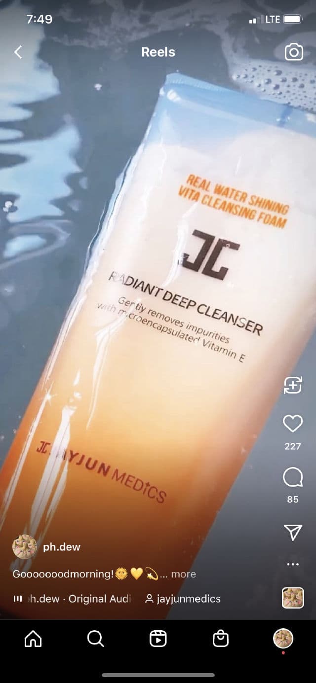 Jayjun Real Water Shining Vita Cleansing Foam review photo by phdew