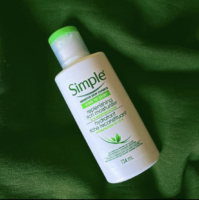 Simple Replenishing Rich Moisturiser review photo by pickyepidermis