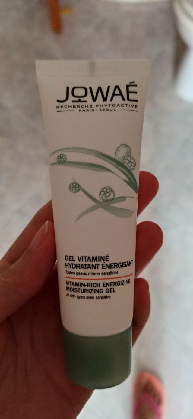 Jowaé  Vitamin-Rich Energizing Moisturizing Gel review photo by pickyje