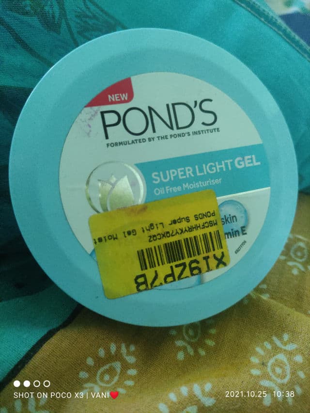 Pond's Super Light Gel Oil Free Moisturizer review photo by pickyjeevi