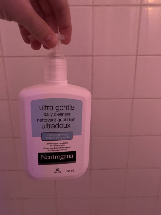 Neutrogena Ultra Gentle Daily Cleanser Foaming Formula review photo by plantlovingintrovert