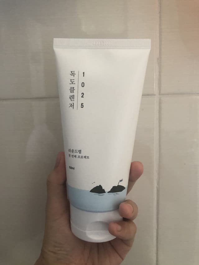 Round Lab 1025 Dokdo Cleanser review photo by pocelyn
