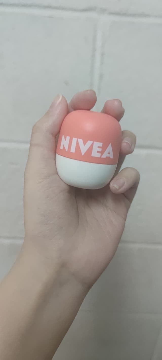 Nivea Pink Watermelon & Pomegranate Pop-Ball Lip Balm review photo by poyee