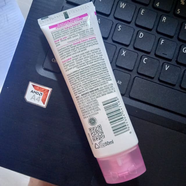 Garnier Sakura White Pinkish Glow Whip Foam review photo by prplskyy
