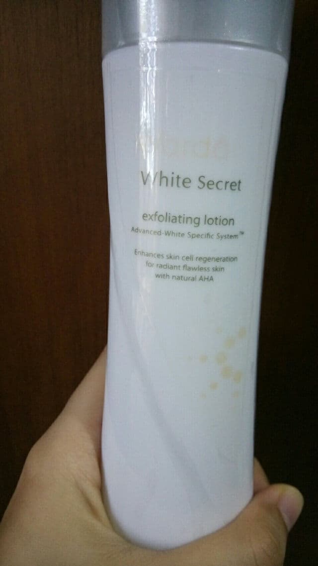 Wardah White Secret Exfoliating Lotion review photo by putrifirly