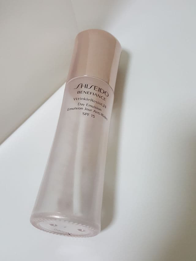 Shiseido Benefiance WrinkleResist24 Day Emulsion SPF 15 review photo by pyskhim