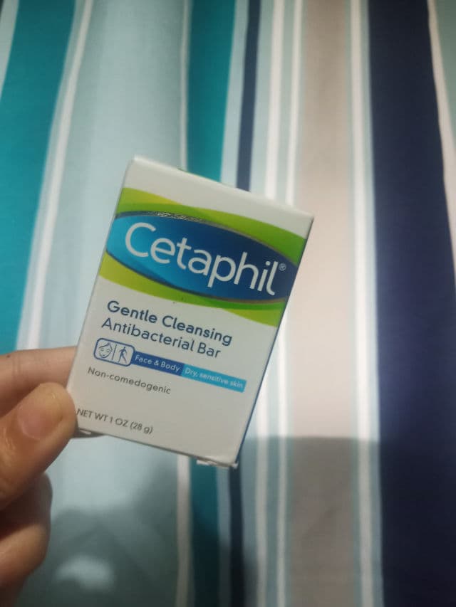 Cetaphil Gentle Cleansing Antibacterial Bar review photo by Unnily