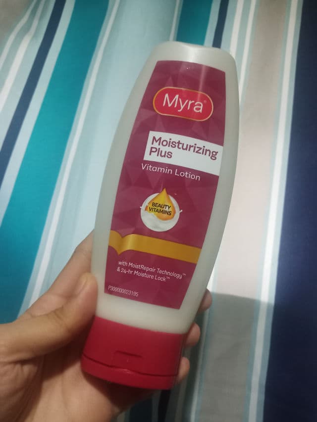Myra Moisturizing Plus Vitamin Lotion review photo by Unnily
