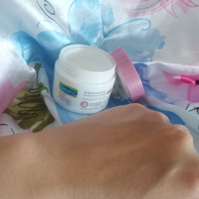 Cetaphil Bright Healthy Radiance Brightening Day Protection Cream SPF 15 review photo by Unnily