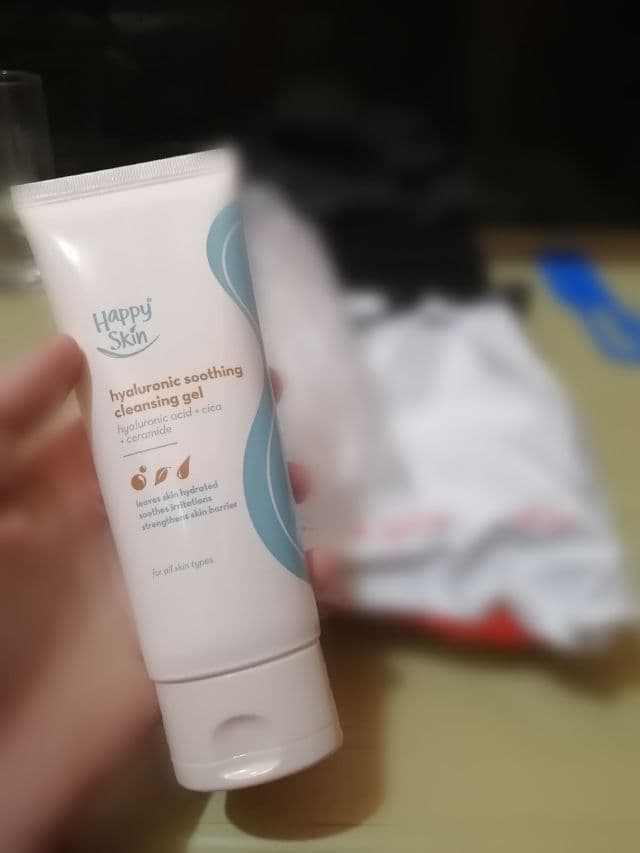 Happy Skin Hyaluronic Soothing Cleansing Gel review photo by rubinstein