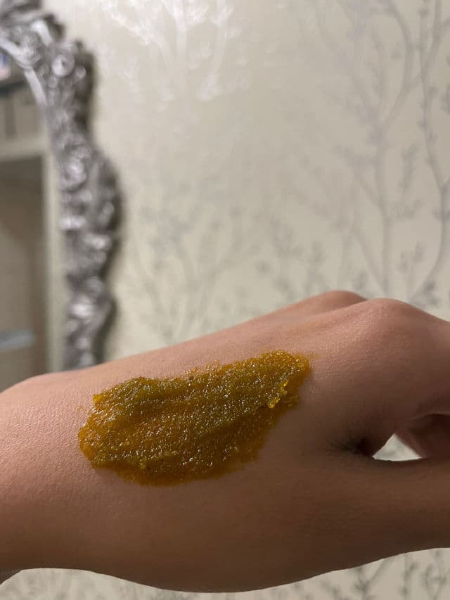 L'Oreal Paris Smooth Sugar Glow Scrub review photo by samdelowar