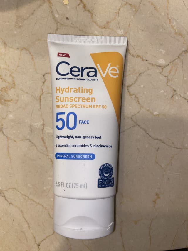 CeraVe Hydrating Sunscreen Face Lotion SPF 50 review photo by samiyiy