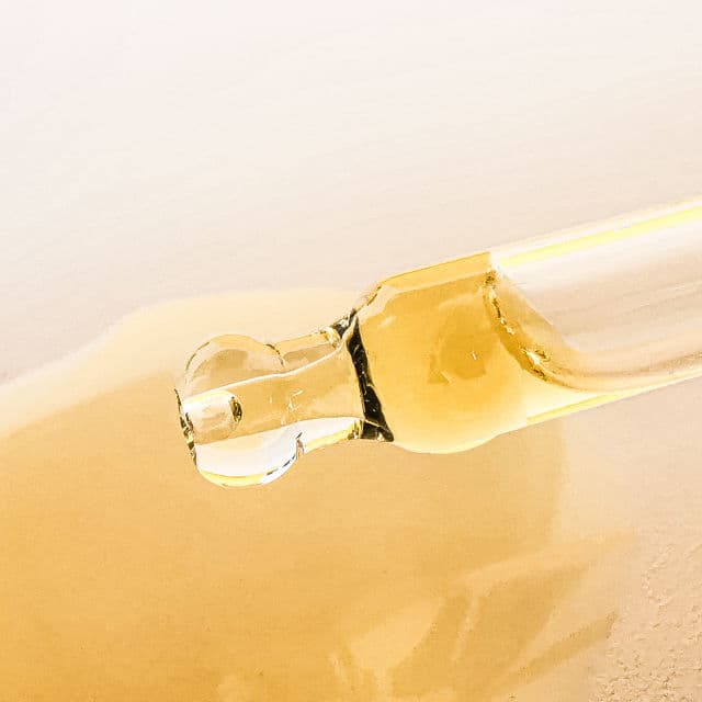 Sunday Riley C.E.O Glow Vitamin C and Turmeric Face Oil review photo by sammieskin