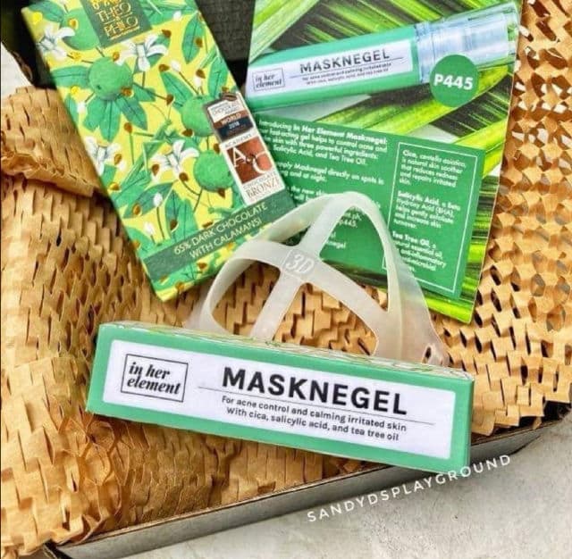 In Her Element Masknegel review photo by sandysplayground