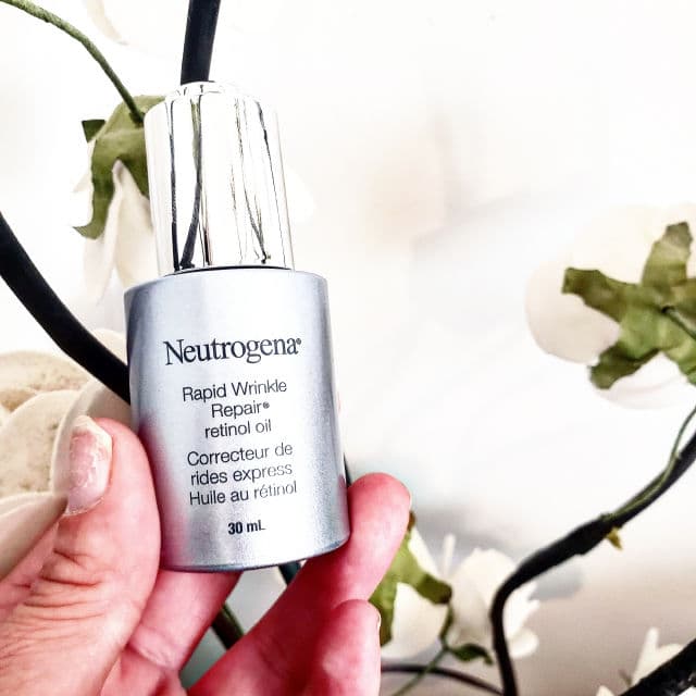 Neutrogena Rapid Wrinkle Repair Lightweight Anti-wrinkle Retinol Facial Oil review photo by saracristina
