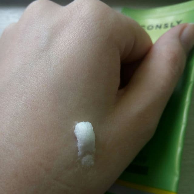 CONSLY AHA BHA PHA Cleansing Foam Clean & Exfoliate review photo by sawuxi