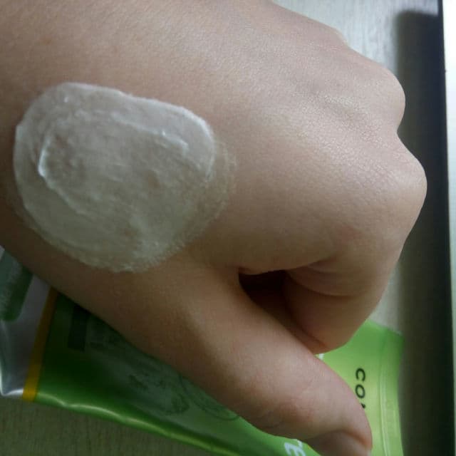 CONSLY AHA BHA PHA Cleansing Foam Clean & Exfoliate review photo by sawuxi