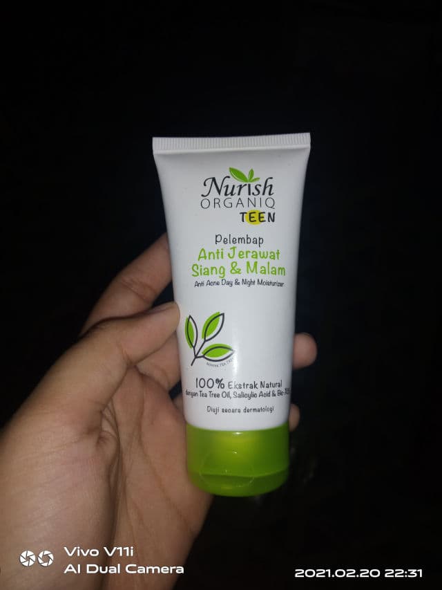 Nurish Organiq Teen Anti Acne Day & Night Moisturizer review photo by putrifz