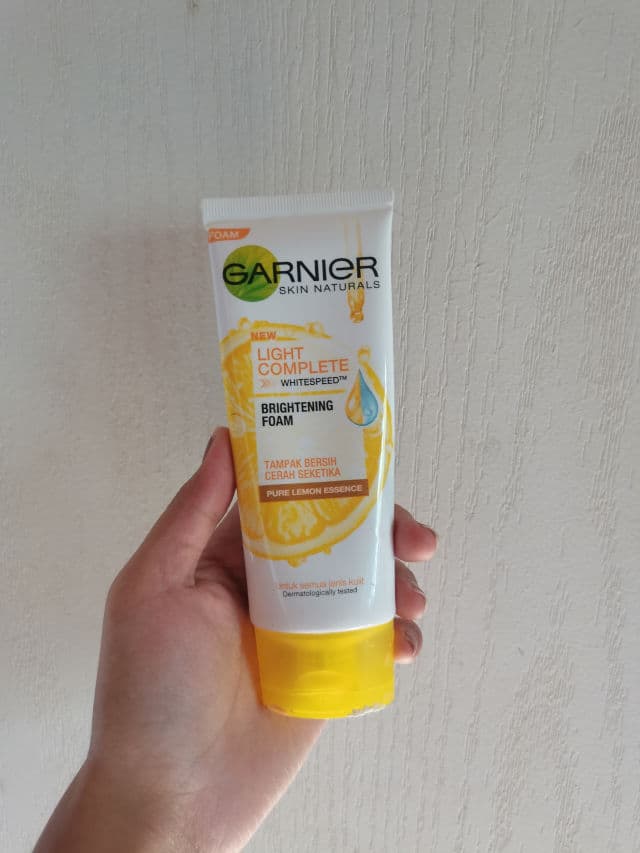 Garnier Light Complete White Speed Brightening Foam review photo by selenearinna