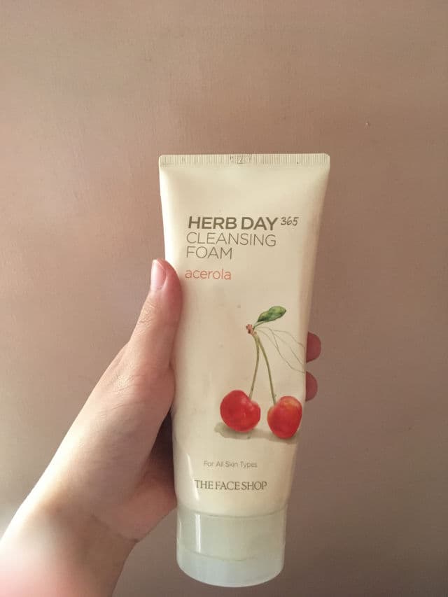 THE FACE SHOP Herb Day 365 Cleansing Foam Peach review photo by shaaeyy
