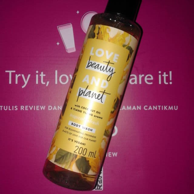 Love Beauty and Planet Coconut Oil & Ylang Ylang Body Wash review photo by shafiyyah